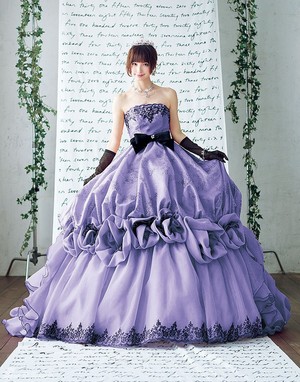  Shinoda Mariko in 爱情 MARY Dresses