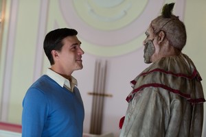 AHS Freak Show "Massacres and Matinees" (4x02) promotional picture