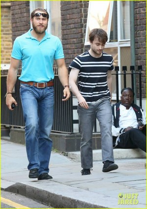  Daniel Radcliffe With His Bodyguard (October 3) In London,Eng (Fb.com/DanielJacobRadcliffeFanClub)