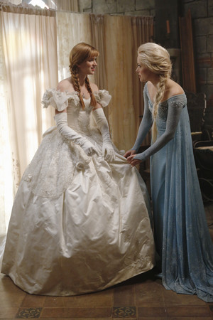 Elsa and Anna on Once Upon a Time