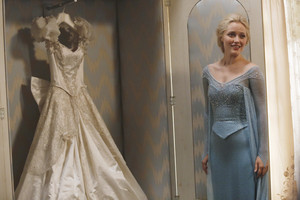  Elsa on Once Upon a Time