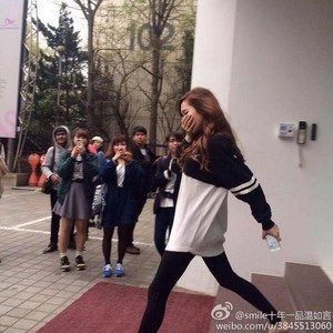  Jessica leaving sm building