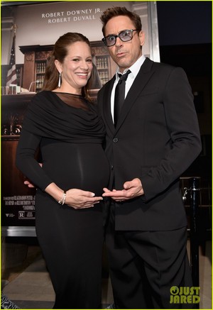 Robert Downey Jr. Holds Wife Susan's Baby Bump at 'The Judge' Premiere