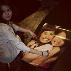  Selena Gomez And Demi Lovato