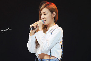  Tiffany on stage