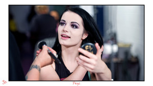 Unseen Diva चित्रो - Paige