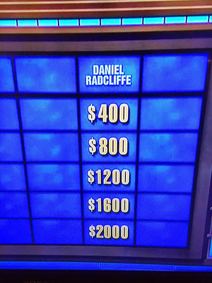 Yesterday Daniel Radcliffe Was On Jeopardy! TV tunjuk (Fb.com/DanieljacobRadcliffefanClub)