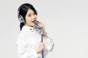  IU foto's for Sony MDR