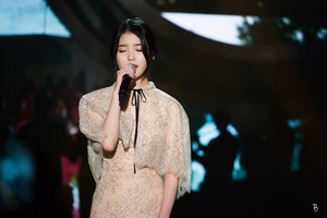  141113 李知恩 at the 2014 MelOn 音乐 Awards