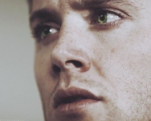  Dean Winchester ○