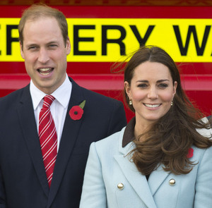  Duke & Duchess Of Cambridge Visit The Valero Pembroke रिफाइनरी