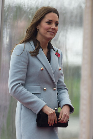  Duke & Duchess Of Cambridge Visit The Valero Pembroke শোধনাগার