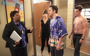  New Girl 4.06 ''Background Check''