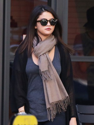  November 2: Selena stops sejak Starbucks with a friend in Los Angeles, CA