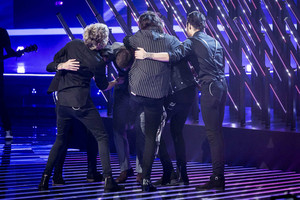  ONE DIRECTION LIVE ON THE X FACTOR. 09/11