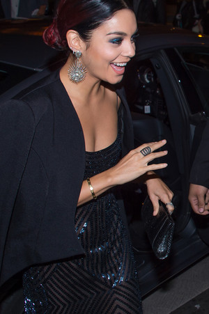 October 26th: Vanessa Hudgens at the ‘Gimme Shelter’ Premiere in Paris