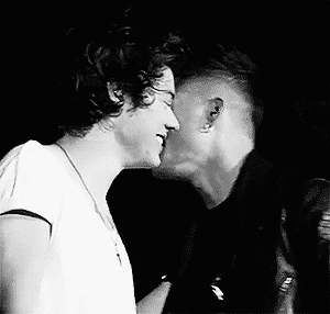  Why are people always saying Larry when Zarry exist Xx