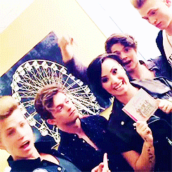  The vamps and Demi