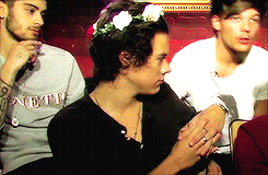  @harry_styles: The people look like flores at last.