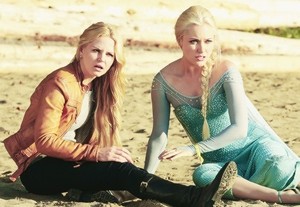  Emma and Elsa in "Fall"