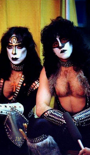  Eric Carr and Vinnie Vincent
