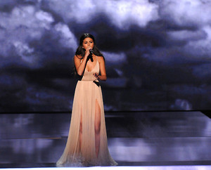  Nov 23: Selena performing The coração Wants What It Wants at the 2014 AMA's