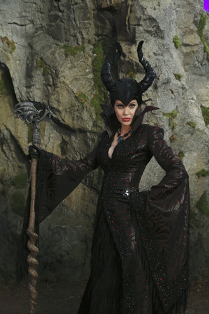 Once Upon a Time - Episode 4.11 - Heroes and Villains