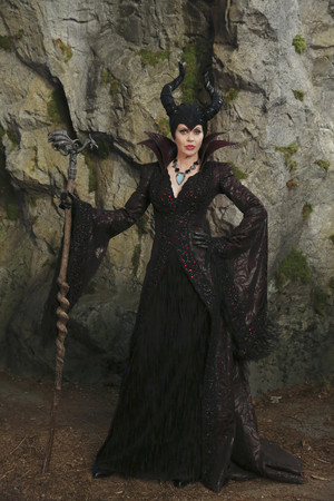  Once Upon a Time - Episode 4.11 - ヒーローズ and Villains