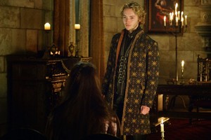  Reign 2x09 "Acts of War" Promo चित्रो