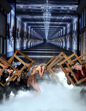  Taylor nhanh, swift Performing at American âm nhạc Awards 2014