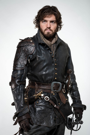  The Musketeers - Season 2 - Cast фото - Athos