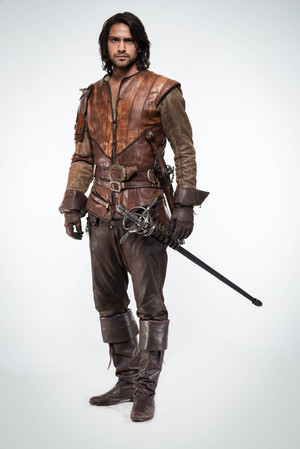  The Musketeers - Season 2 - Cast foto - D'Artagnan