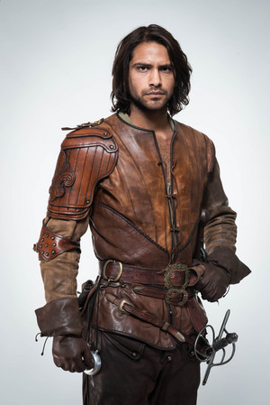  The Musketeers - Season 2 - Cast фото - D'Artagnan