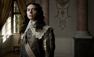  The Musketeers - Season 2 - Cast foto - King Louis XIII