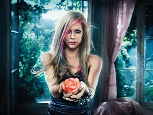  Avril Lavigne green