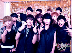  B2ST and FT Island