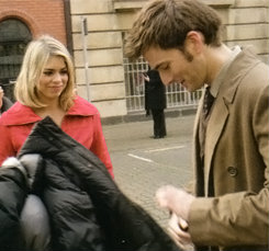  Doctor Who Series 2 - David and Billie