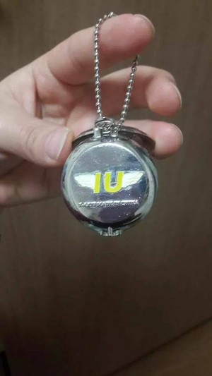  A người hâm mộ made IU pendants