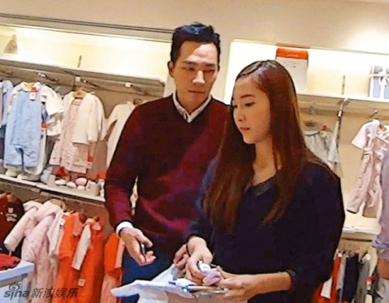 Jessica and Tyler Kwon shopping for baby clothes 