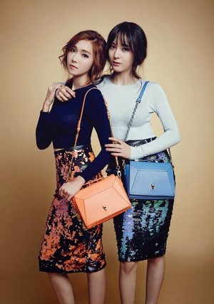  Jessie(ex-member)and her sister Krystal एफ(एक्स) pose for lapalette