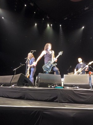  Paul Stanley Onstage With The Foo Fighters ~January 10 in L.A….The 论坛