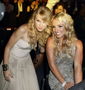  Britney And Taylor VMA's