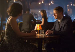 Gotham - Episode 1.14 - The Fearsome Dr. grua, grúa
