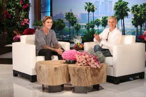  Justin surprises Ellen on her birthday show(Jan.29,2015)