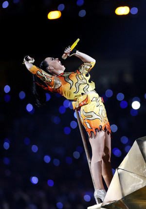  Katy Perry Performs in the Super Bowl XLIX Halftime tunjuk