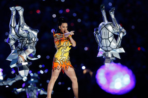  Katy Perry Performs in the Super Bowl XLIX Halftime दिखाना