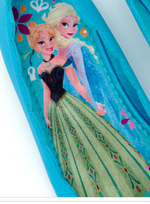 New Anna images with her coronation gown
