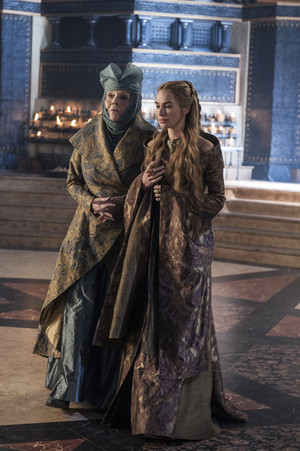  Olenna Tyrell and Cersei Lannister