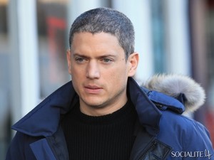  Wentworth Miller and Grant Gustin film the hit CW mostrar "The Flash" in New Westminster, Canada on Jan