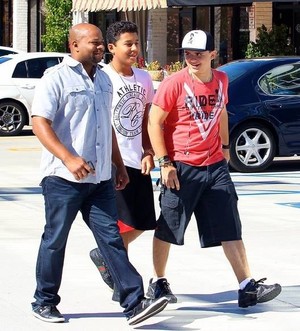  jermajesty with cousin prince jackson in calabasas